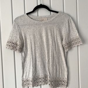LOFT gray t-shirt with crochet trim Sm